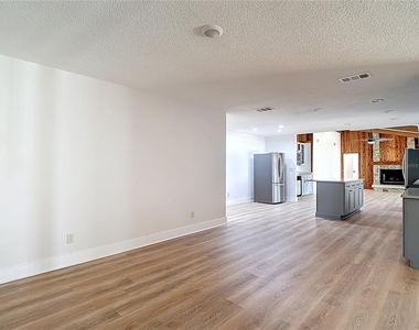 4072 Belmoor Drive - Photo Thumbnail 17