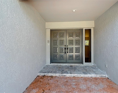 4072 Belmoor Drive - Photo Thumbnail 7