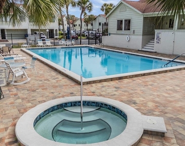 637 Drake Lane N - Photo Thumbnail 43