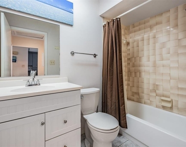 637 Drake Lane N - Photo Thumbnail 21