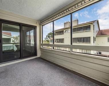 637 Drake Lane N - Photo Thumbnail 23