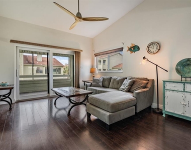 637 Drake Lane N - Photo Thumbnail 10