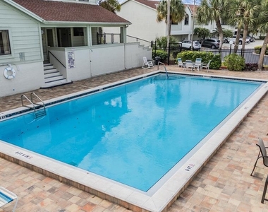 637 Drake Lane N - Photo Thumbnail 41