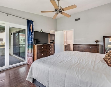 637 Drake Lane N - Photo Thumbnail 16