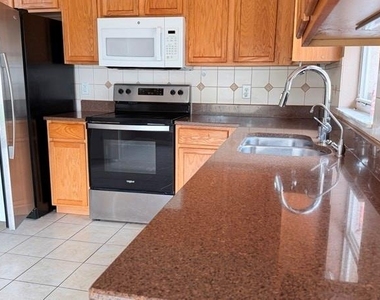 1120 Vinetree Drive - Photo Thumbnail 6