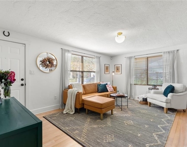 837 42nd Avenue N - Photo Thumbnail 3