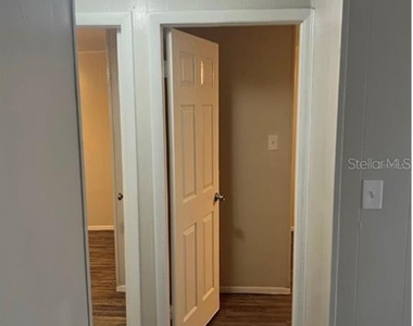 8123 N Alaska Street - Photo Thumbnail 6