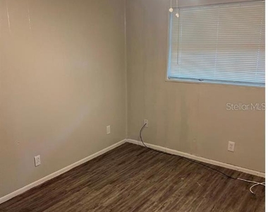 8123 N Alaska Street - Photo Thumbnail 7