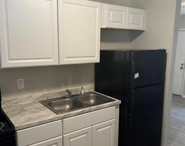 8123 N Alaska Street - Photo Thumbnail 3