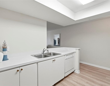 285 107th Avenue - Photo Thumbnail 8