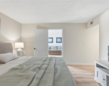 285 107th Avenue - Photo Thumbnail 17
