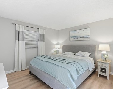 285 107th Avenue - Photo Thumbnail 16