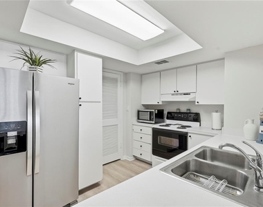285 107th Avenue - Photo Thumbnail 7