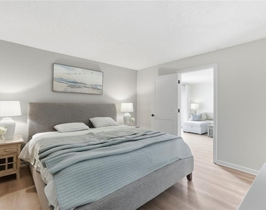 285 107th Avenue - Photo Thumbnail 15