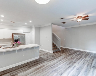 16305 Fairford Palms Court - Photo Thumbnail 13