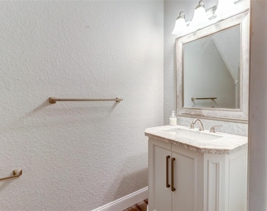 16305 Fairford Palms Court - Photo Thumbnail 14