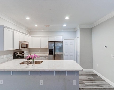 16305 Fairford Palms Court - Photo Thumbnail 12