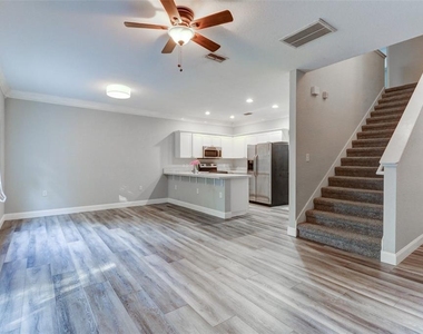 16305 Fairford Palms Court - Photo Thumbnail 2
