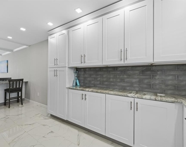 6061 2nd Street E - Photo Thumbnail 7