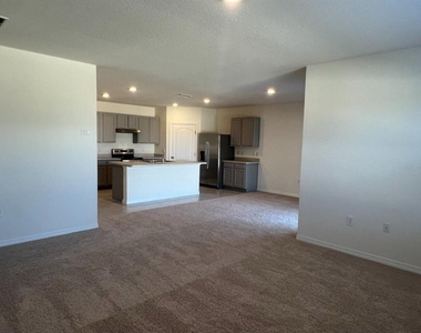 528 Boardwalk Avenue - Photo Thumbnail 2