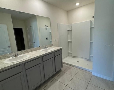 528 Boardwalk Avenue - Photo Thumbnail 9