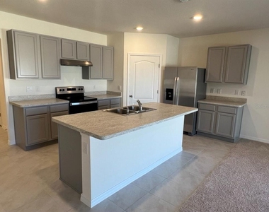528 Boardwalk Avenue - Photo Thumbnail 3