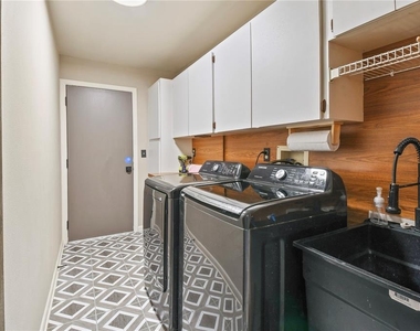 2906 Windridge Drive - Photo Thumbnail 30
