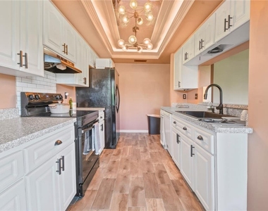 2906 Windridge Drive - Photo Thumbnail 22