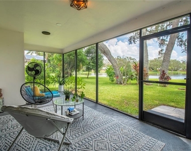 2906 Windridge Drive - Photo Thumbnail 2