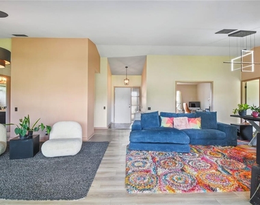 2906 Windridge Drive - Photo Thumbnail 33