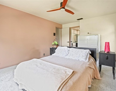 2906 Windridge Drive - Photo Thumbnail 10