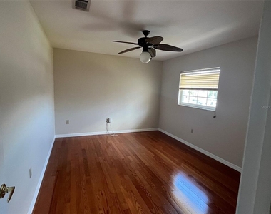 8801 Bay Pointe Drive - Photo Thumbnail 9