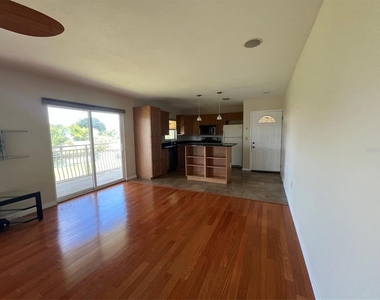 8801 Bay Pointe Drive - Photo Thumbnail 5