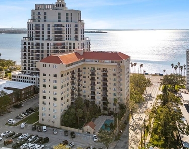 2109 Bayshore Boulevard - Photo Thumbnail 5