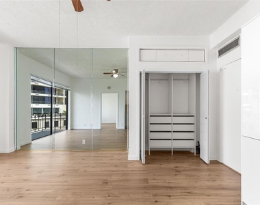 2109 Bayshore Boulevard - Photo Thumbnail 12
