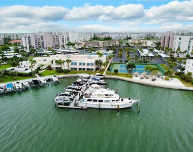 7625 Sun Island Drive S - Photo Thumbnail 14