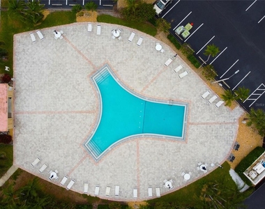 7625 Sun Island Drive S - Photo Thumbnail 18