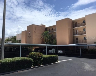7625 Sun Island Drive S - Photo Thumbnail 2
