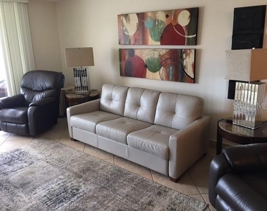 7625 Sun Island Drive S - Photo Thumbnail 5