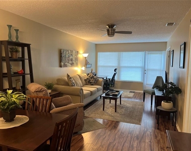 9609 Midiron Court - Photo Thumbnail 5