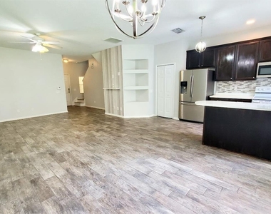 17532 Hugh Lane - Photo Thumbnail 4