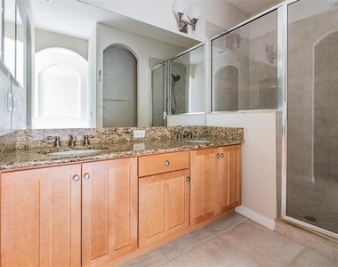 6008 Fishhawk Crossing Boulevard - Photo Thumbnail 32