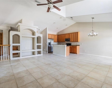 6008 Fishhawk Crossing Boulevard - Photo Thumbnail 7