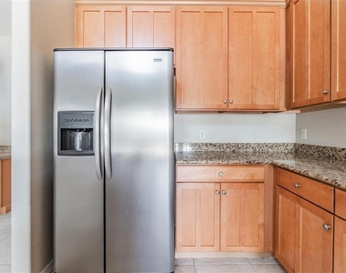 6008 Fishhawk Crossing Boulevard - Photo Thumbnail 16