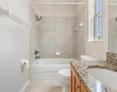 6008 Fishhawk Crossing Boulevard - Photo Thumbnail 30