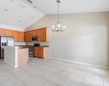 6008 Fishhawk Crossing Boulevard - Photo Thumbnail 8