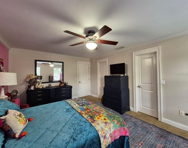 2910 W Sitios Street - Photo Thumbnail 30
