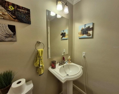 2910 W Sitios Street - Photo Thumbnail 10