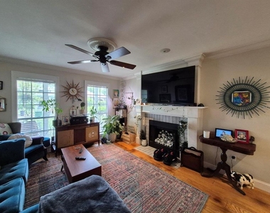 2910 W Sitios Street - Photo Thumbnail 7