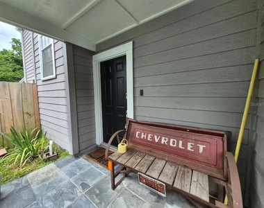 2910 W Sitios Street - Photo Thumbnail 5